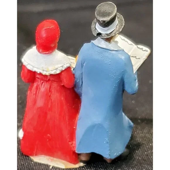CAROLING FAMILY plastic Christmas Village small scale accessory figure figurine - Picture 6 of 11